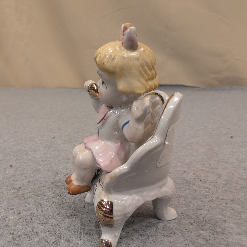 Vtg Porcelain Girl in Chair Figurine Gold Gilt Accents Numbered 2272 Pink Bow - Picture 4 of 6
